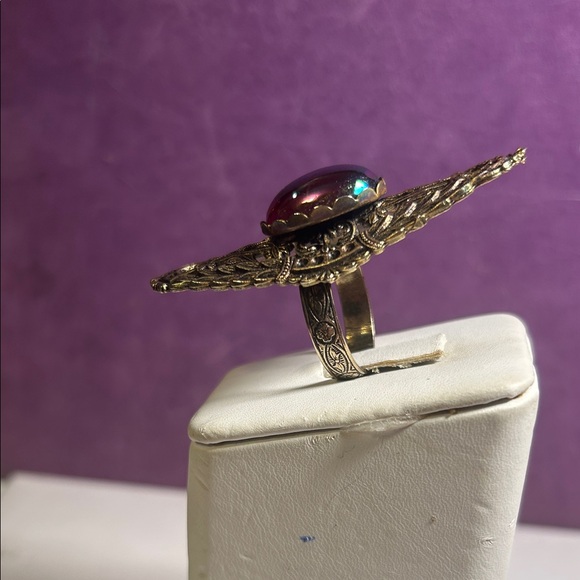 Elegant Purple Stone Antique Ring - Picture 4 of 11